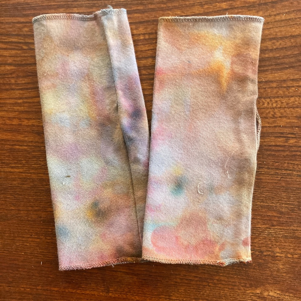 NEW Gaia Conceptions Organic Cotton Ice-Dyed Fingerless Gloves - Picture 2 of 2